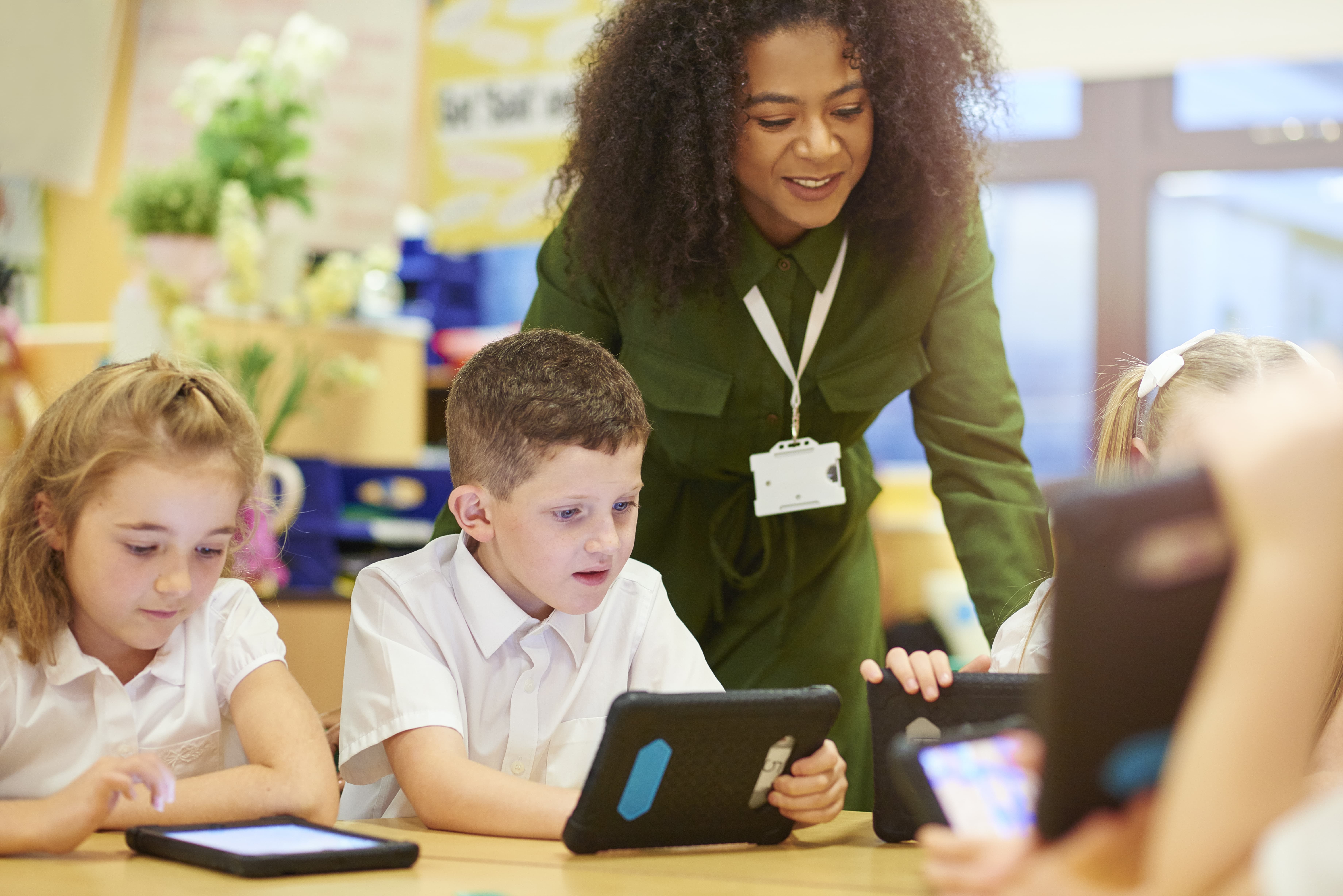 children-on-tablets-morrells-handwriting